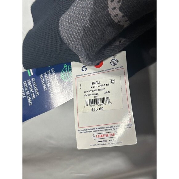 Champion Men's Camo Crewneck Sweatshirt Wolf Logo Pullover, Size S, NWT - Picture 6 of 7